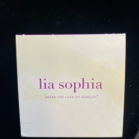 NWT Lia Sophia Out on a Limb Bangle Bracelet. Size Medium. - Picture 4 of 4